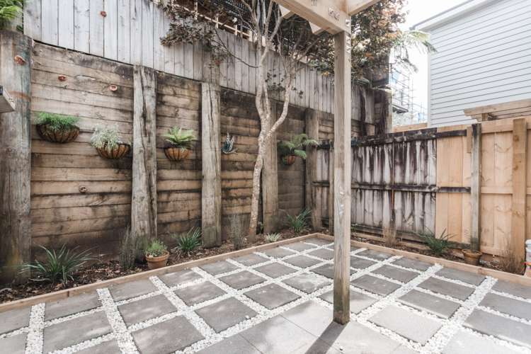 16/17 Georgia Terrace Albany_7