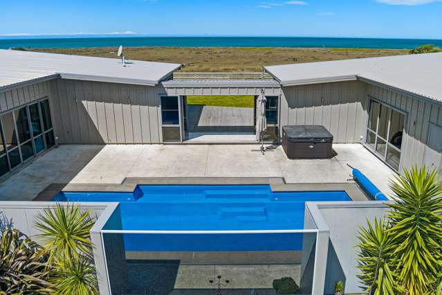 Beachfront in Rarangi