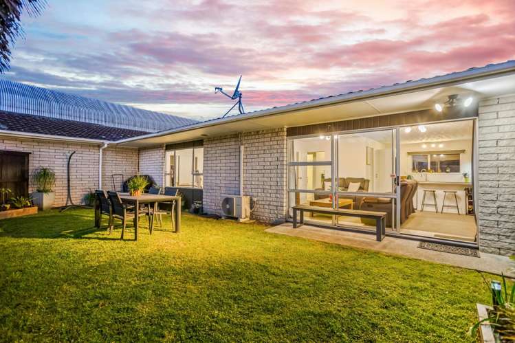 2/29 Garelja Road Henderson_1