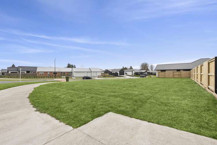 13 Silverwood Lane_3