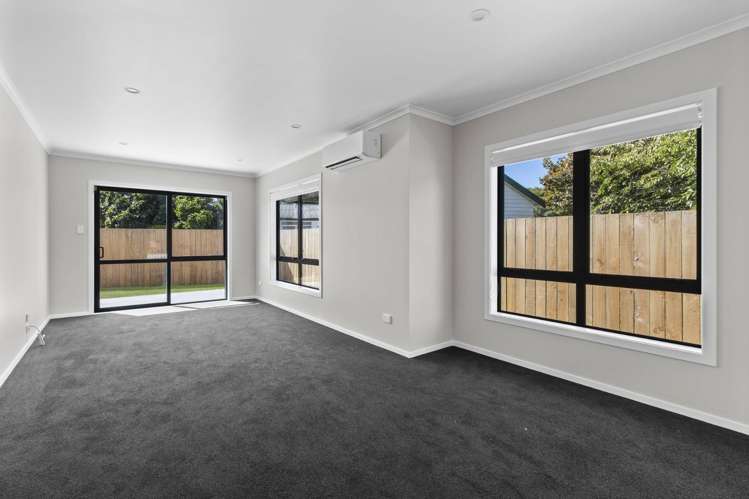 2/1 Garthwood Road Hillcrest_4