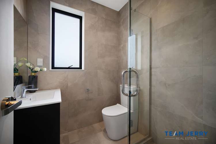 1 Korowhiti Road Clarks Beach_13