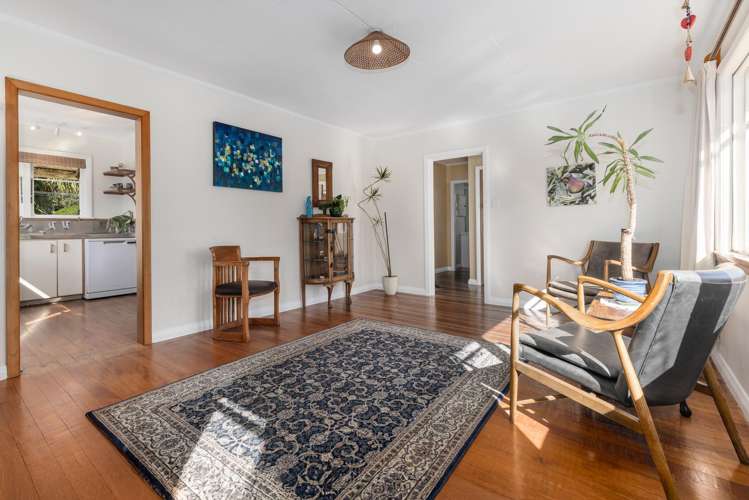 166 Wellington Road Paekakariki_5