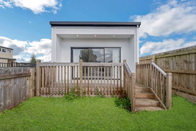 63 Flanshaw Road Te Atatu South_1