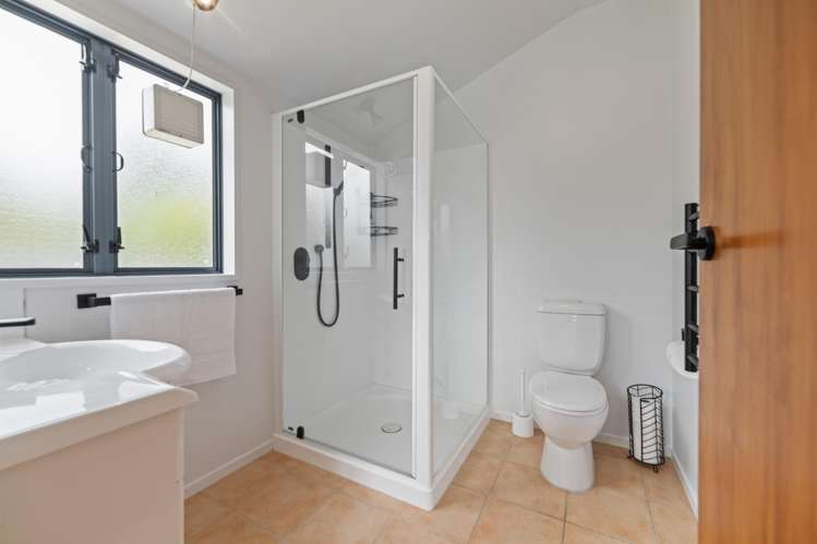 109 Pacific Drive Fitzherbert_9