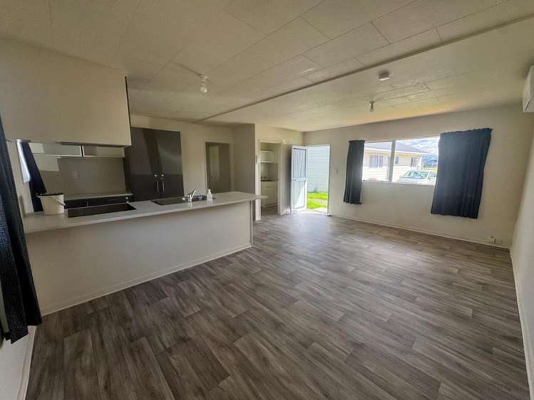 B/12 Sturges Road Henderson_2