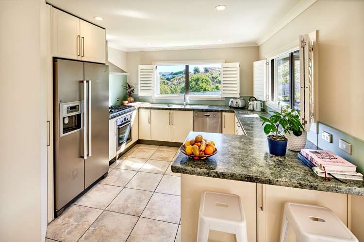 10 Tasman Close Aotea_5