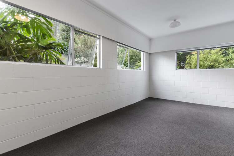 62 Shetland Street Glen Eden_16