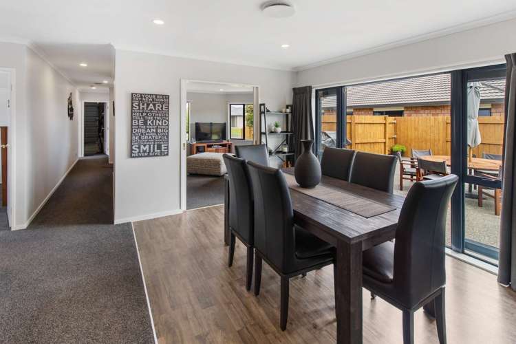 5 Meridian Grove Kelvin Grove_2