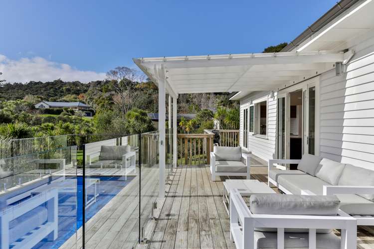 14 Landing Road Titirangi_21