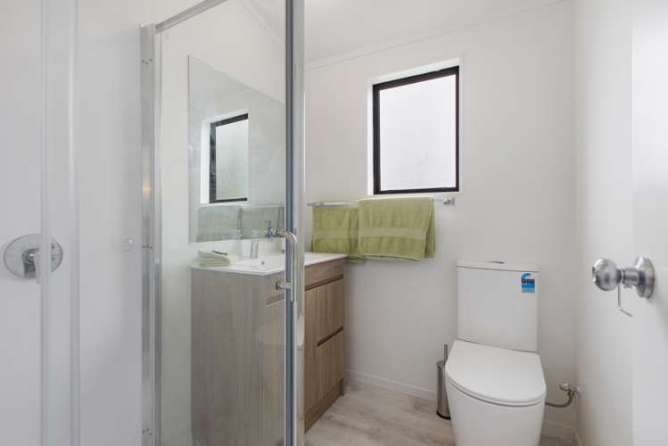 1/105 Lancaster Road Beach Haven_11