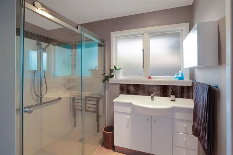 23 Damien Place Bromley_11