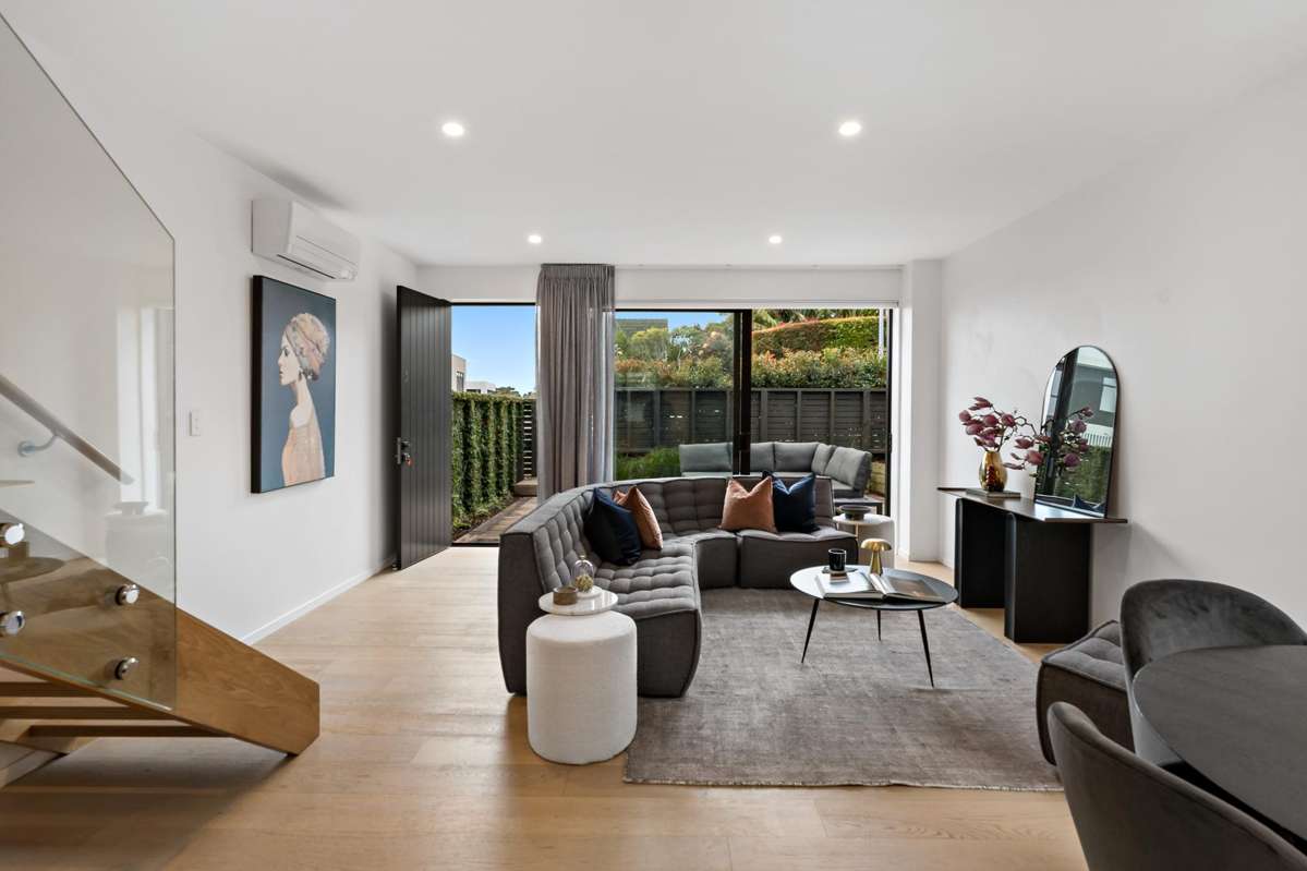 5/4 Glen Atkinson Street_2