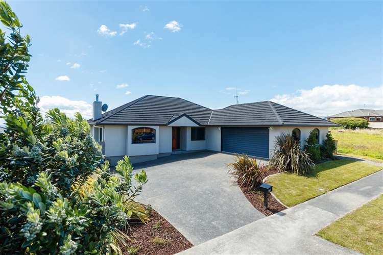 127 Pacific Drive Fitzherbert_1