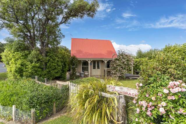 The Anchorage Immaculate Coastal Cottage
