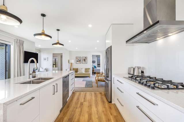 87 Cedarwood Street Woodridge_1