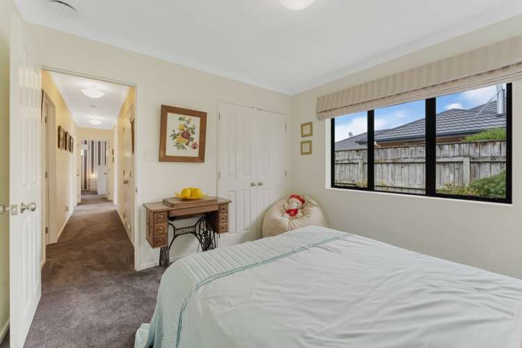 8 Brookside Close Highbury_15