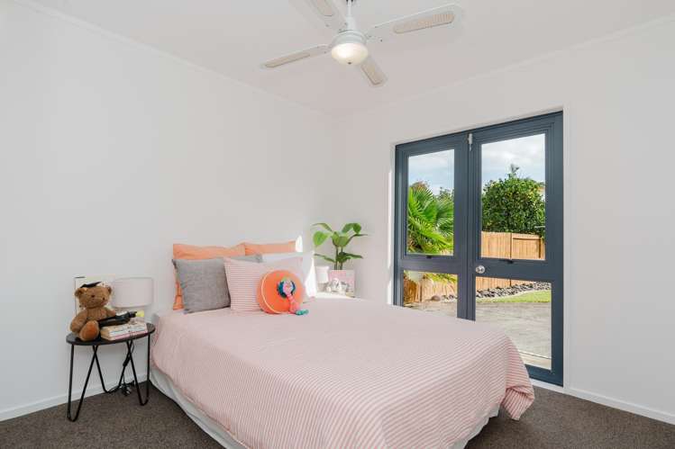 90 Dixon Road Glenview_9