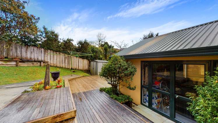 31 De Val Drive Titirangi_11