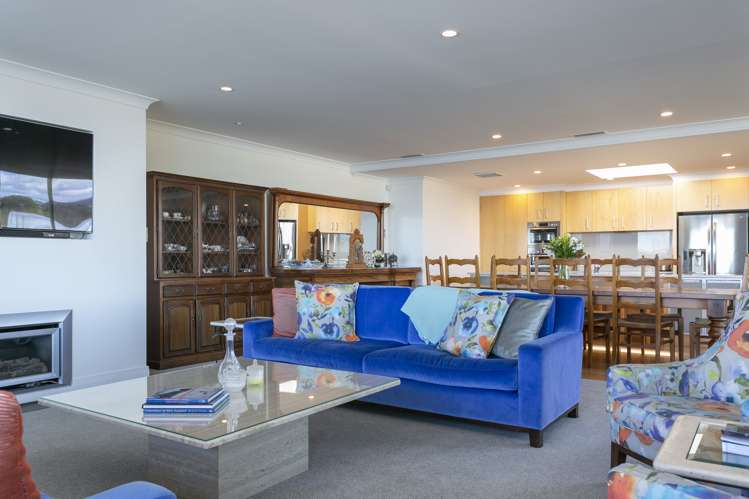 12/88 Lake Terrace Taupo_8