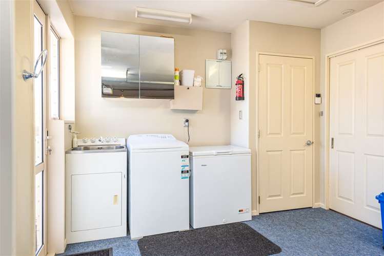 2 Shearwater Drive Woolston_19