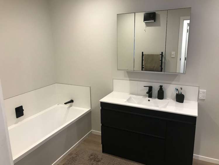 143 Norwood Street Normanby_13