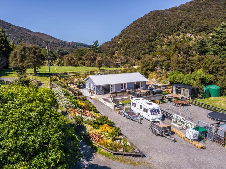 766 State Highway 2 Featherston_24