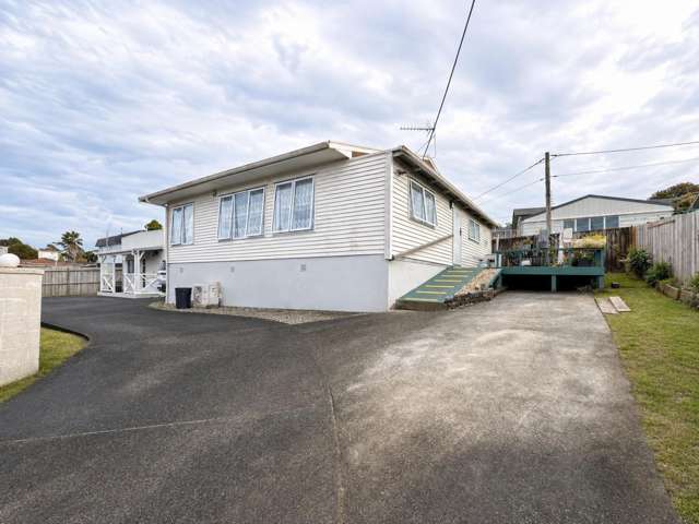 1/1 Lambrown drive Totara Vale, Auckland