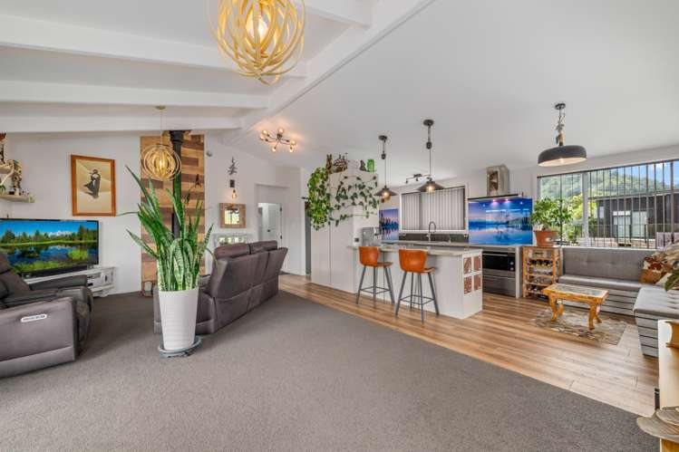 32 Moana View Road Waikawa Bay_13