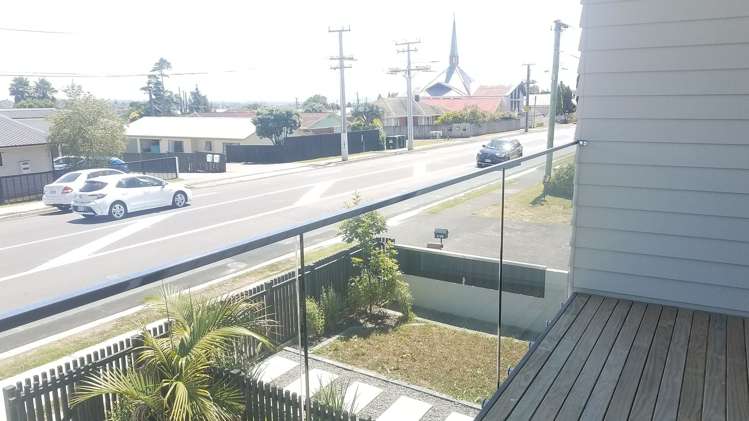 2/30 West Coast Road Glen Eden_5