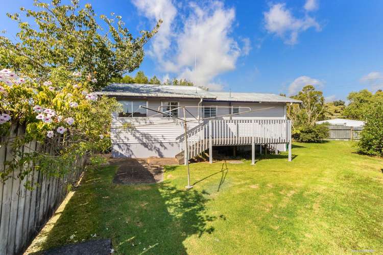 14 Sunray Avenue Titirangi_10