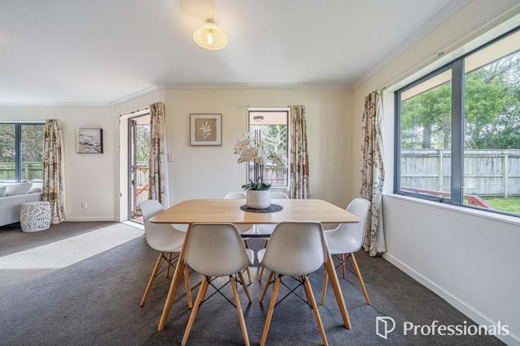 8a Faulke Avenue Wainuiomata_9