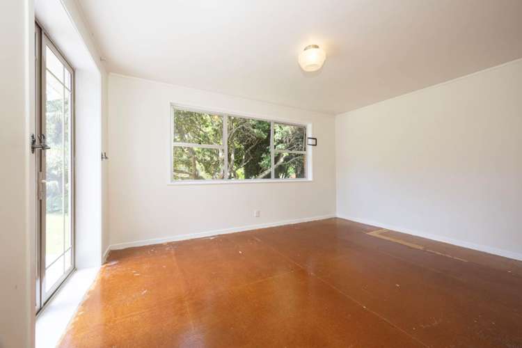 13 Foster Avenue Huia_15