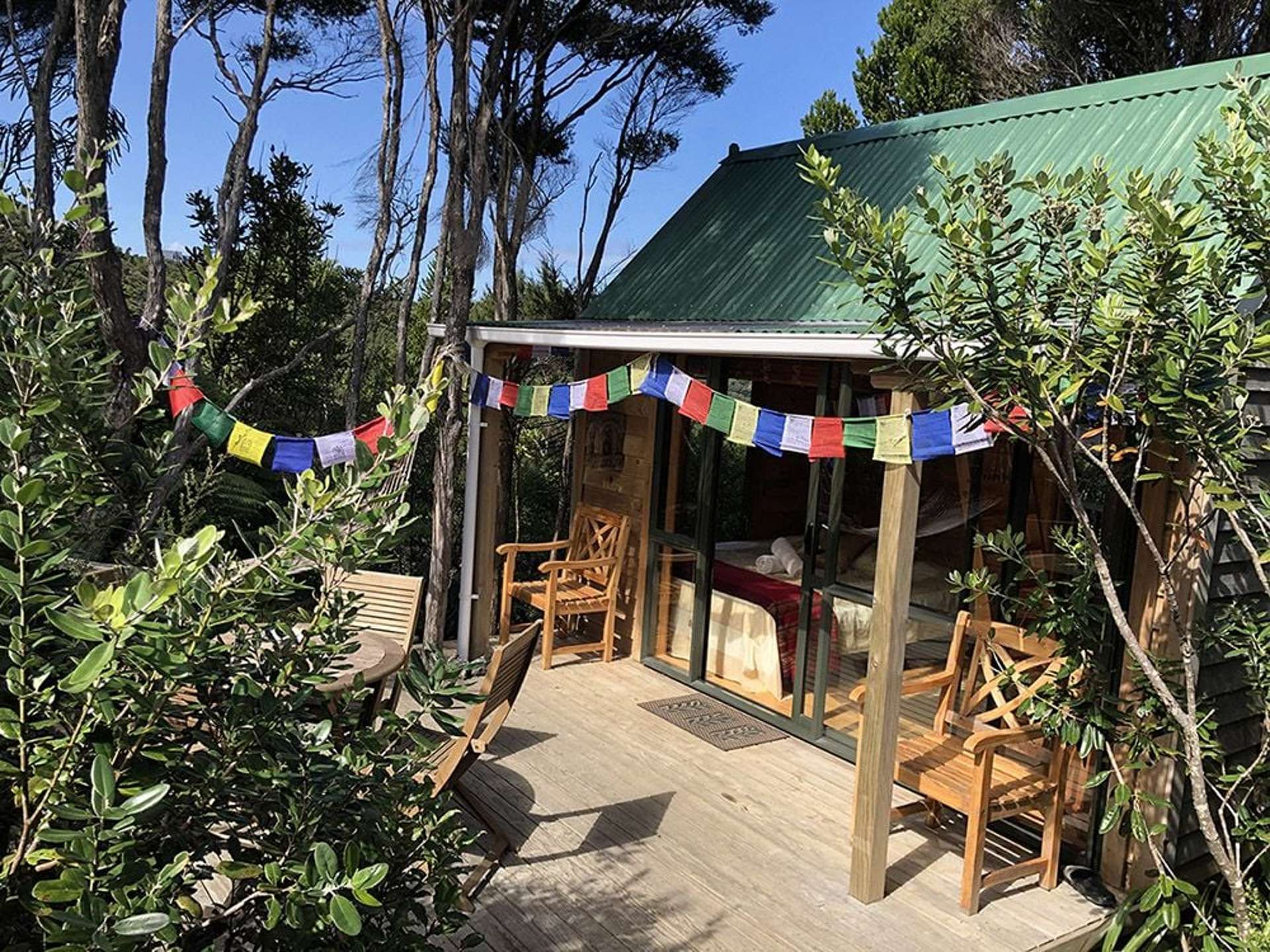 Kauri Cabin/128 Lone Kauri Road Karekare_0