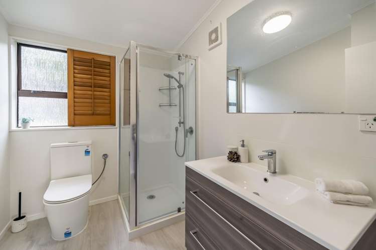 66 Woodhouse Avenue Karori_11