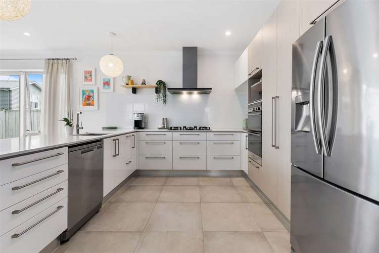 26 Couldrey Crescent Red Beach_11