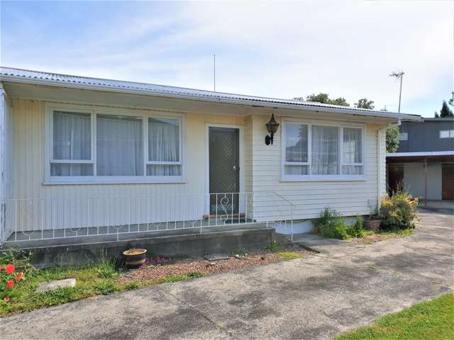 2/4 Kaumatua Place Te Atatu Peninsula_1