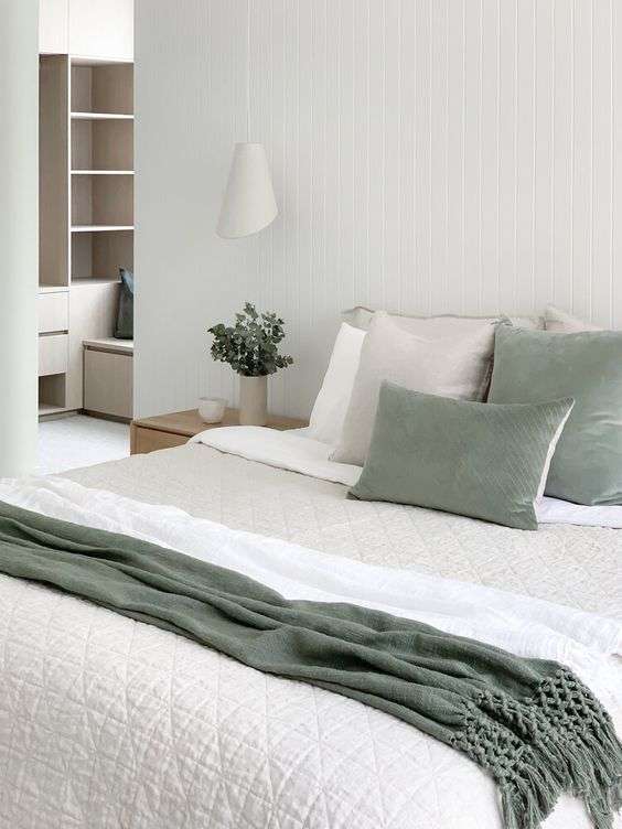 Wall pictures, rugs, throws, home styling