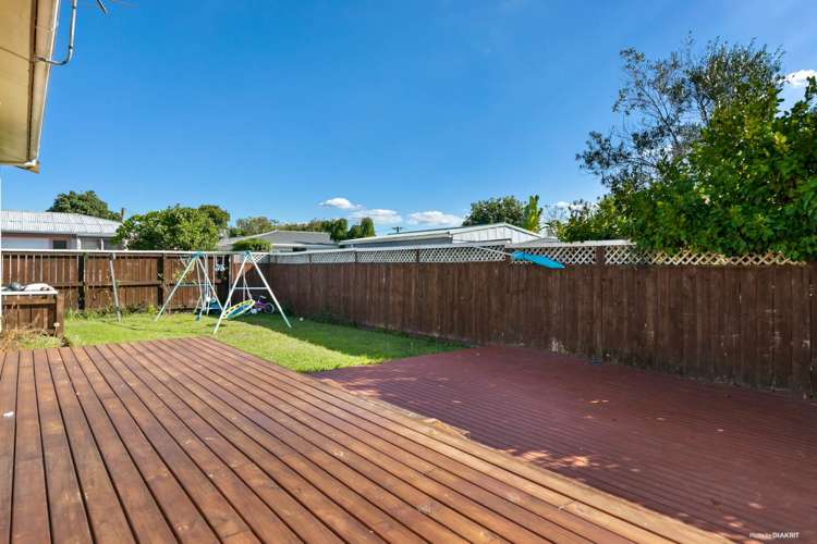 2a Rixon Place Te Atatu Peninsula_3