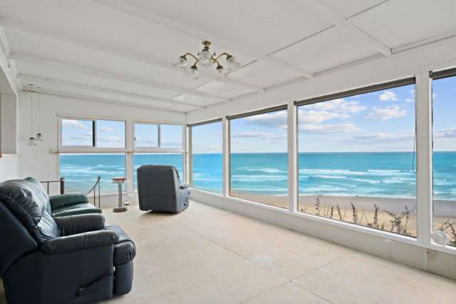 SEA VIEWS ALL DAY LONG