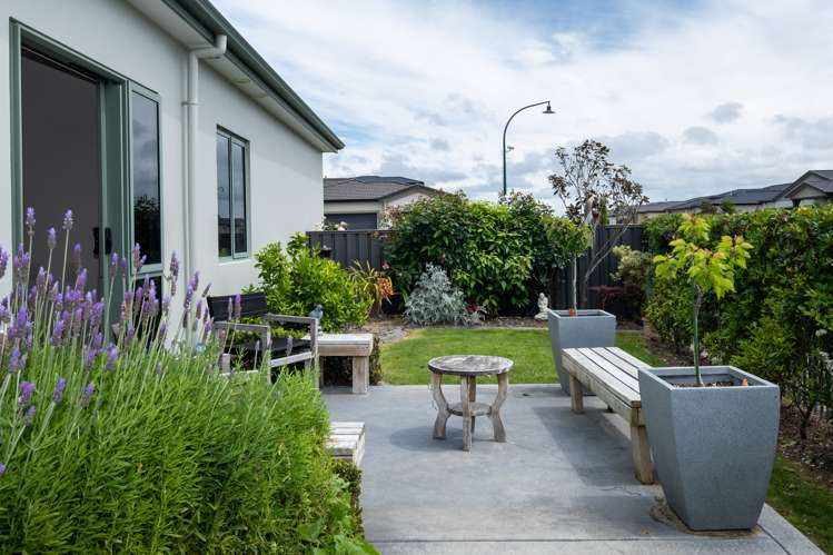 1 Hunter Drive Awatoto_18