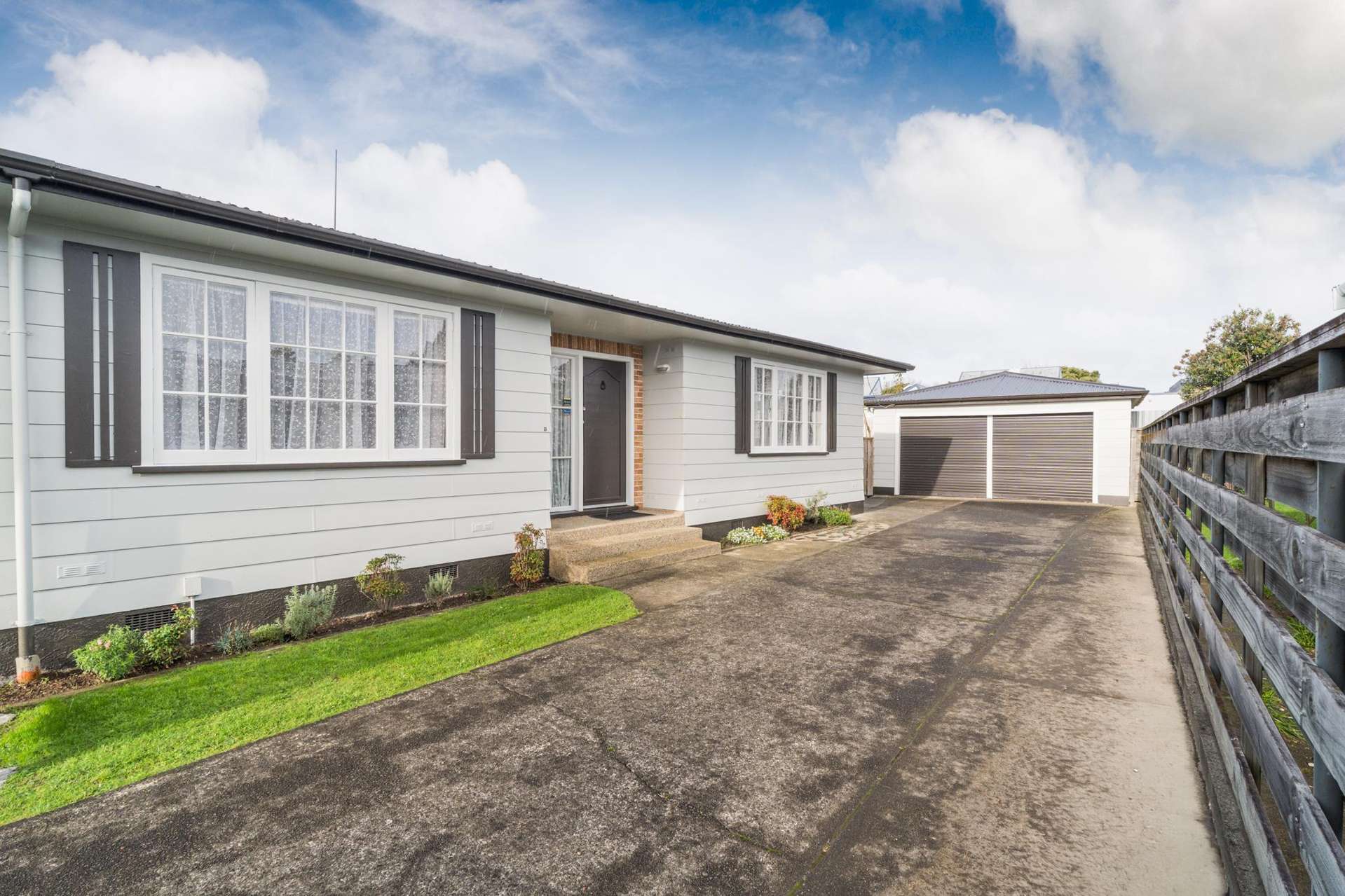 15B Wikiriwhi Crescent Awapuni_0