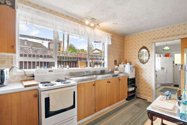 64 Flanshaw Road Te Atatu South_8