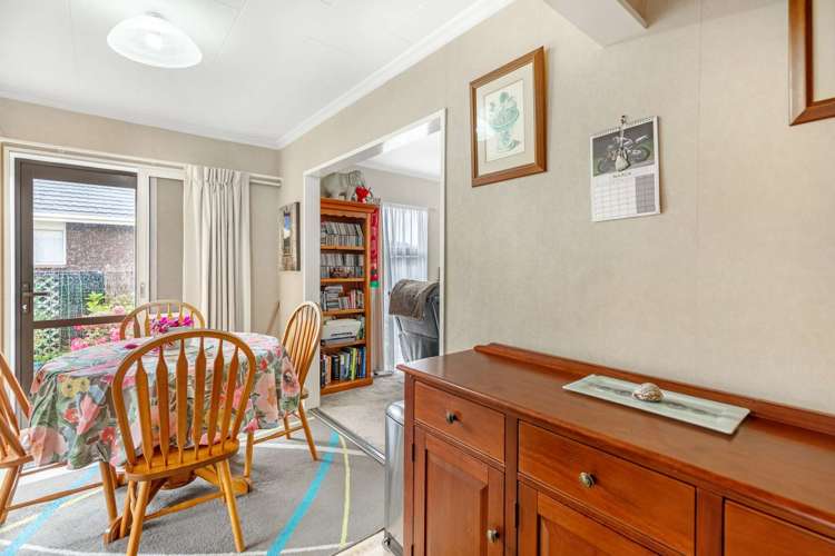 5 Chertsey Court Roslyn_3