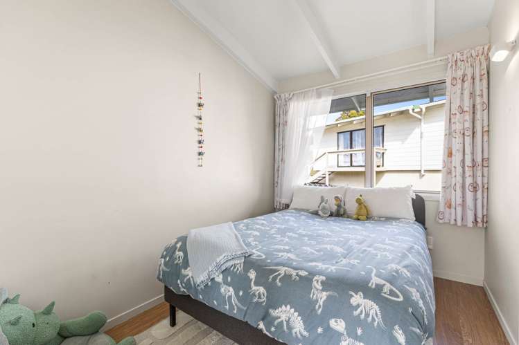 8 Dobell Road Stanmore Bay_12