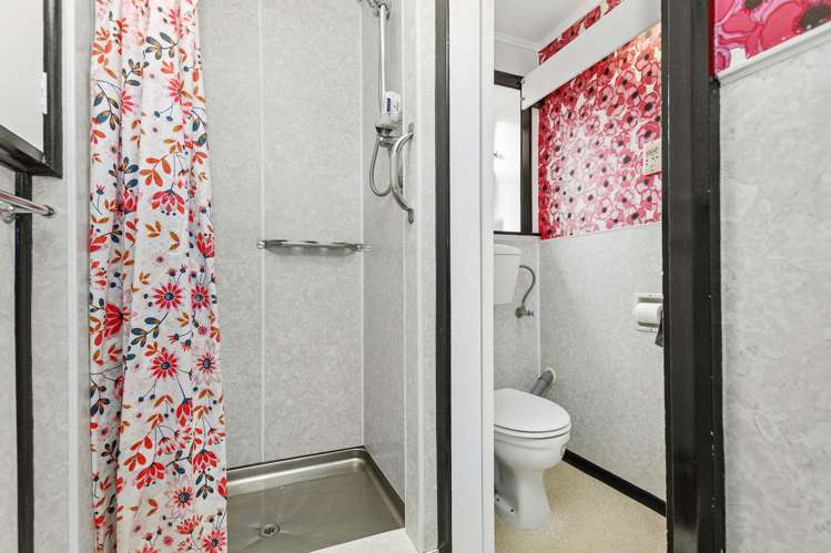 64 Larsen Crescent Tawa_17