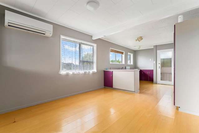 7 Surman Place Glen Eden_3