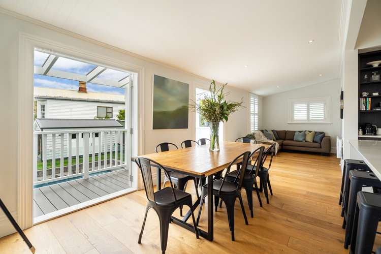 6 Shoal Bay Road Devonport_8