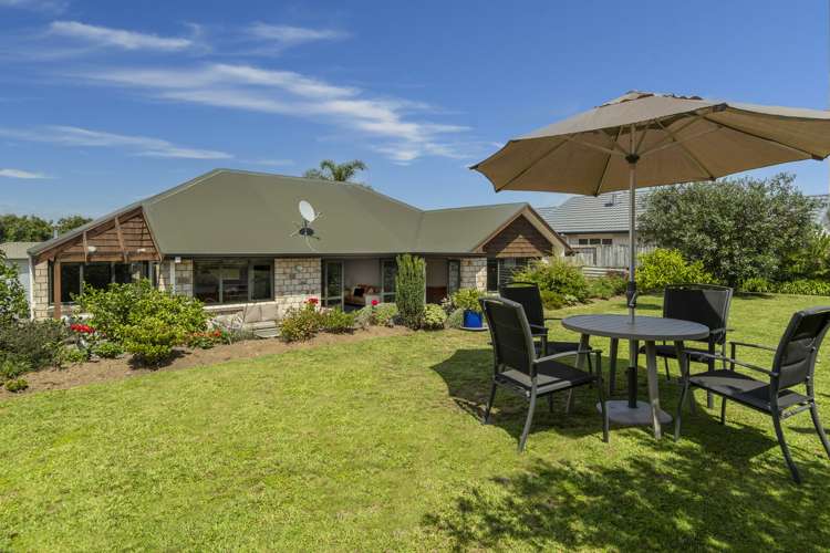 25 Manor Park Drive Pyes Pa_18