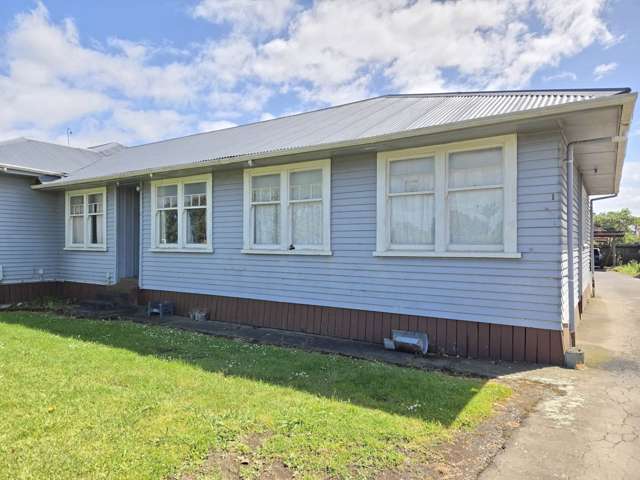 2-Bedroom Unit in Prime Location - Lawn & Wate...